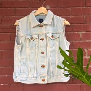 GAP Vintage Inspired Denim Vest. Size: Medium